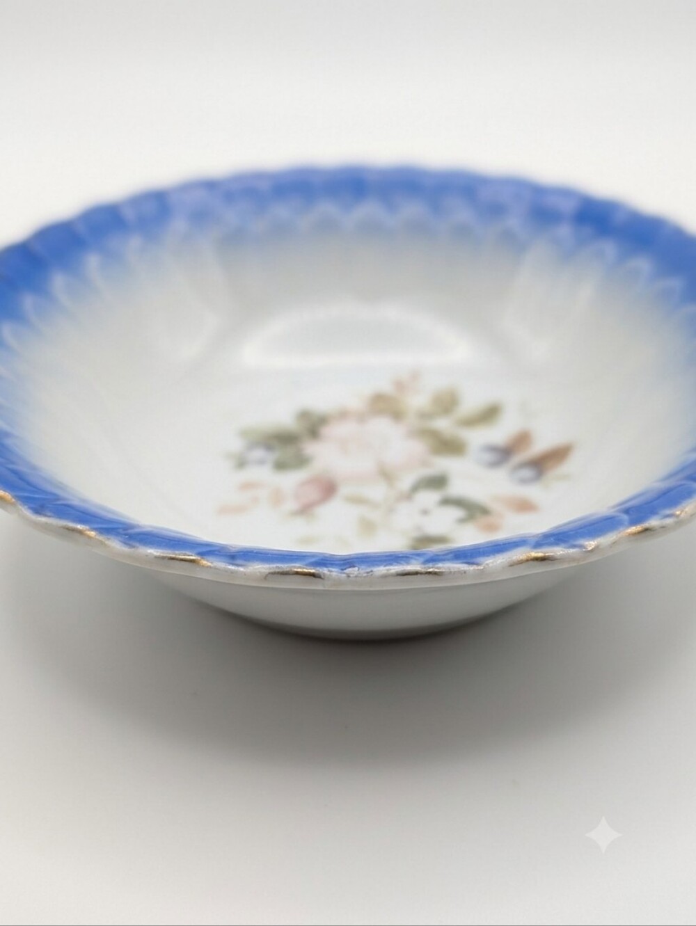 1950s Nippon Yoko Boeki, 5" Porcelain Scalloped Bowl – Japanese Vintage - Picture 2 of 9